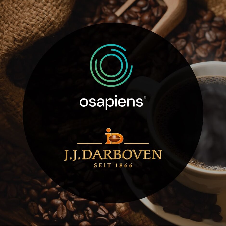 Značky Osapiens a J.J. Darboven nad zrnkovou kávou a šálkem s párou, představující kvalitní kávové produkty.