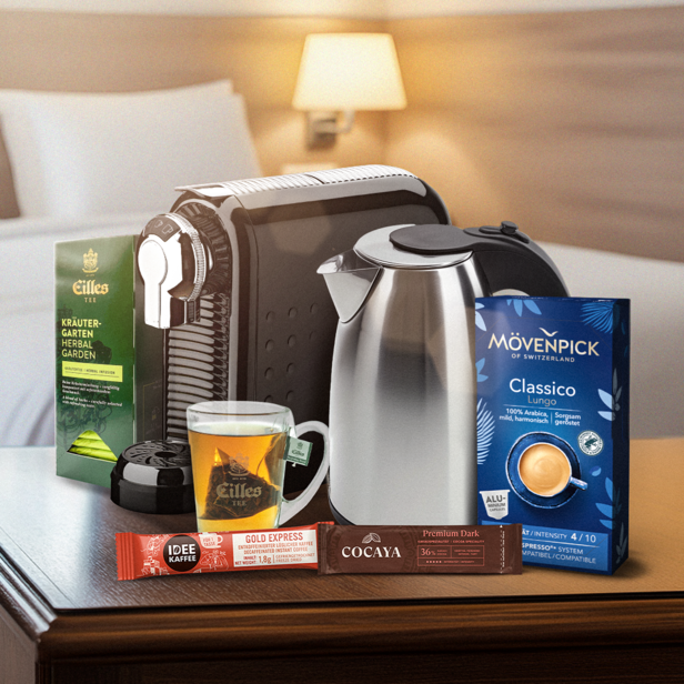 Pokojová služba B2B s kávovarem, rychlovarnou konvicí a výběrem prvotřídní kávy a čaje.