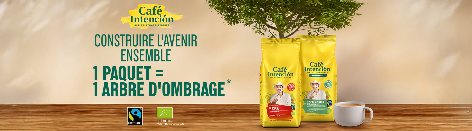 Sacs à café Fairtrade avec du café et un arbre, promouvant des pratiques durables pour lutter contre le changement climatique.