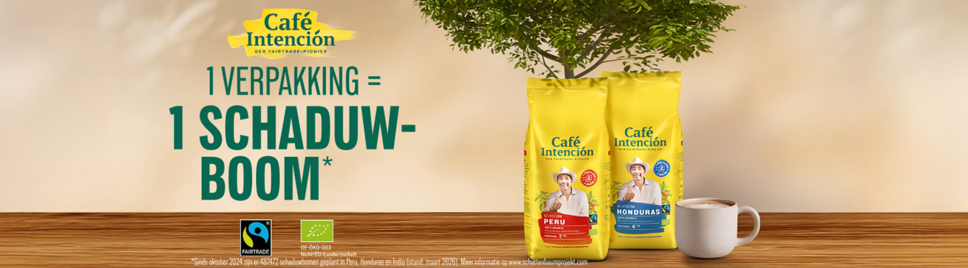 De verpakking van Café Intención promoot Fairtrade koffie met een boodschap over de impact op het klimaat naast een koffiekopje en een boompje.