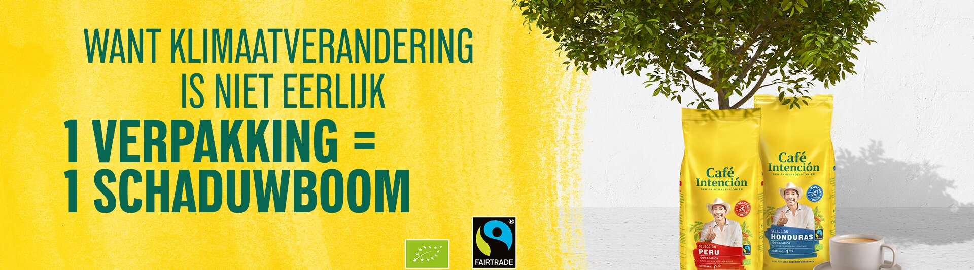 De verpakking van Café Intención promoot Fairtrade koffie met een boodschap over de impact op het klimaat naast een koffiekopje en een boompje.