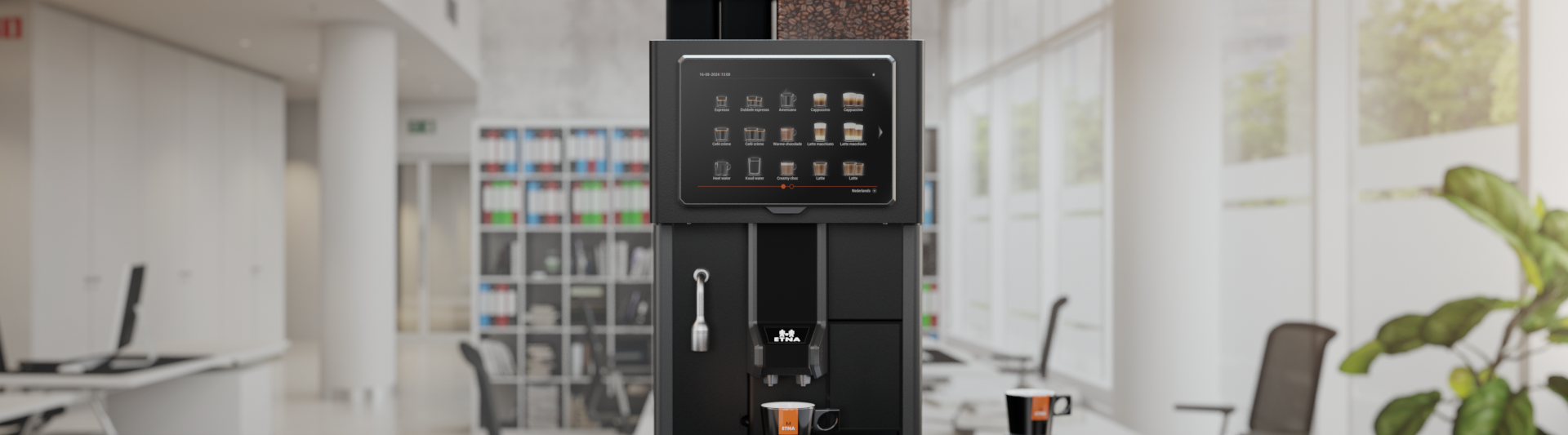 Modern koffiezetapparaat op een strak bureaublad, omringd door koffiekopjes, in een lichte, ruime werkruimte.