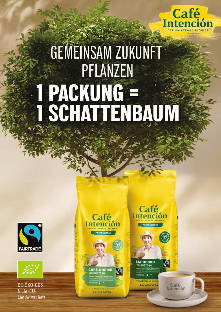 Obal kávy Café Intención s logy Fairtrade propaguje ekologickou kávu, při jejímž nákupu se za každý zakoupený balíček vysadí jeden strom.