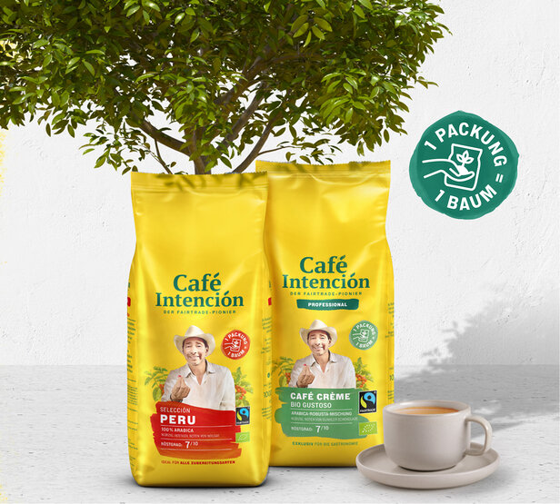 Sacs Café Intención avec des variétés de café issues du commerce équitable, avec une tasse et un arbre symbolisant la durabilité pour les amateurs de café.