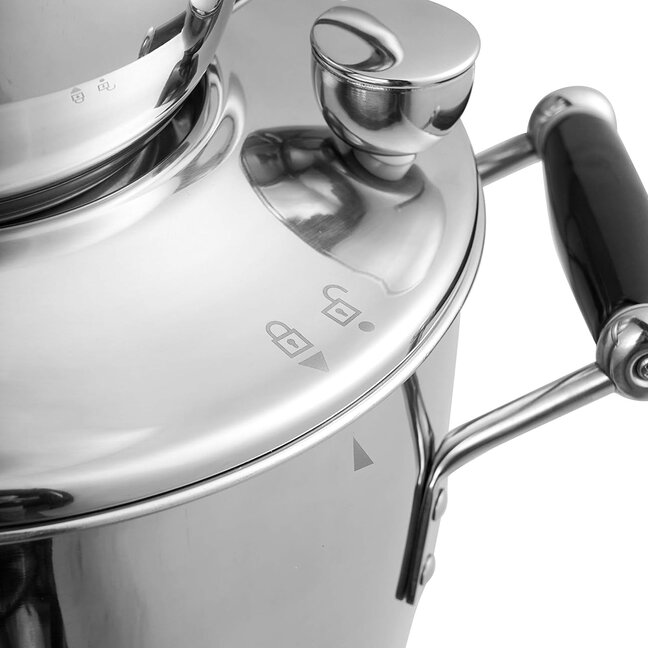 Samowar aus gebürstetem Edelstahl mit poliertem Deckel und Griffen, mit Verriegelungsindikatoren für Sicherheit und Benutzerfreundlichkeit.