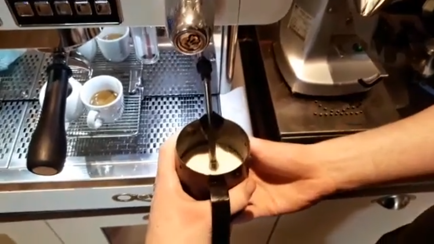 /academy-ie/latte-macchiato-milk
